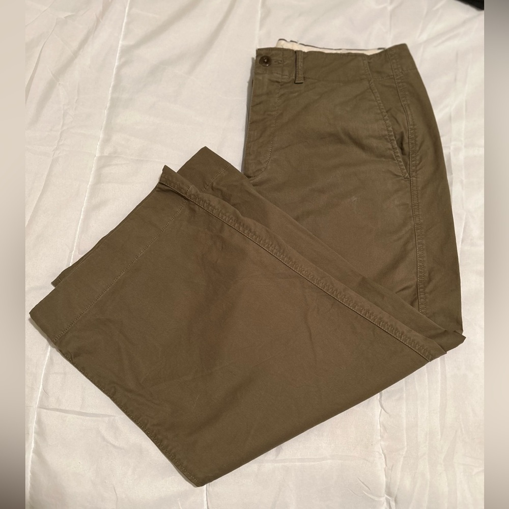 💥SALE💥Polo Ralph Lauren khaki green wide leg pants. Excellent condition. Size 8.
